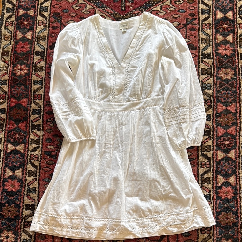 Elegant White V-Neck Dress
